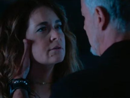 capitulo-100-de-“dona-de-mim”-tem-invasao,-beijo-polemico-e-embate-familiar-na-boaz