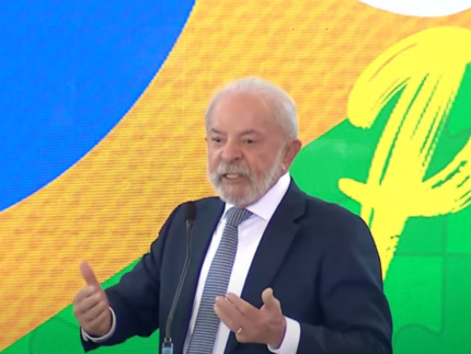 “vou-ter-a-gentileza-de-ligar-para-o-trump”,-declara-lula-sobre-a-cop30