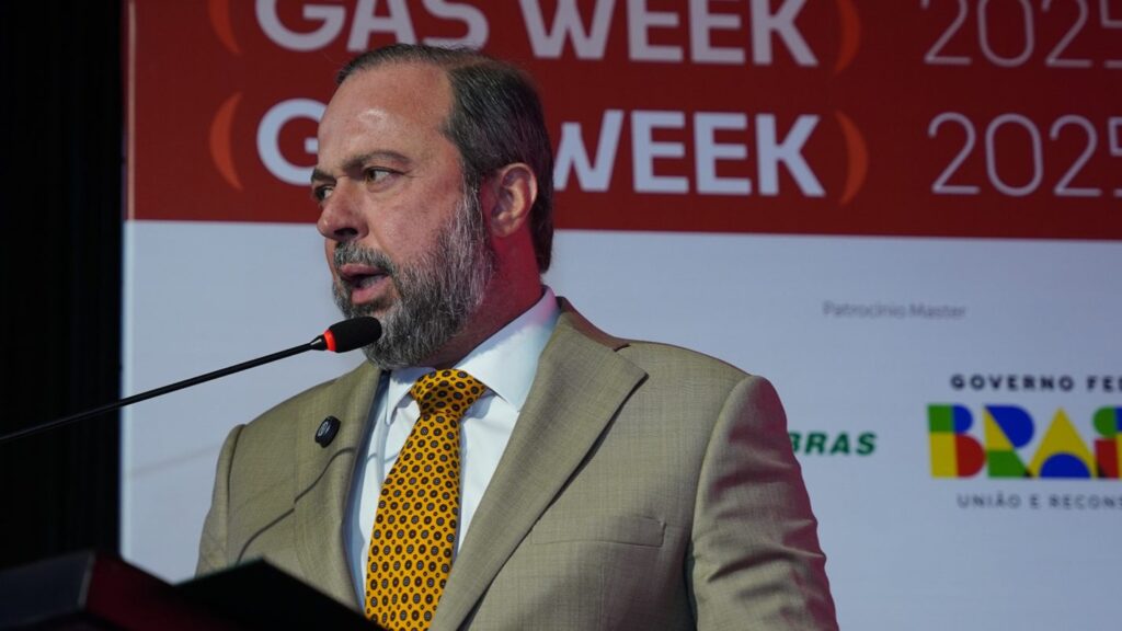 senado-retoma-duelo-contra-silveira-e-ameaca-derrubar-indicacao-a-anp