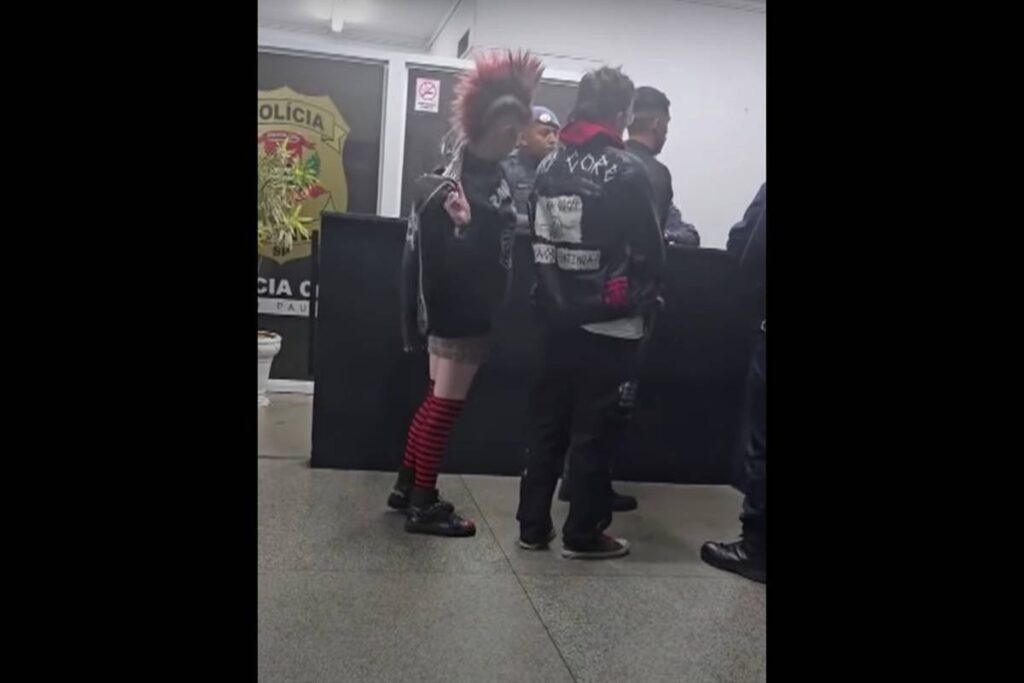 trio-de-punks-e-preso-apos-espancar-jovem-em-sp-por-discussao-virtual