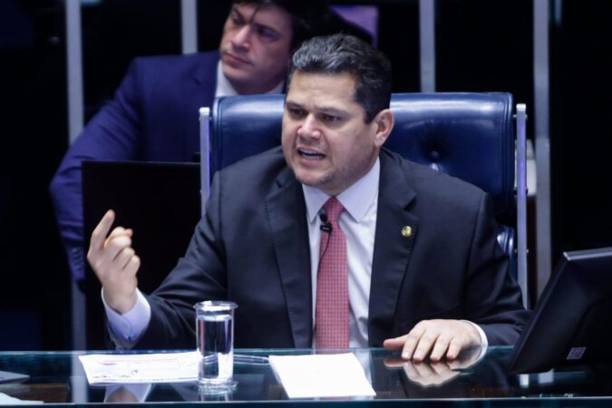 caso-marcos-do-val:-alcolumbre-indica-a-senadores-que-recorrera-a-stf