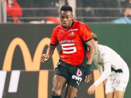 vasco-encaminha-acordo-com-andres-gomez,-ex-rennes-da-franca