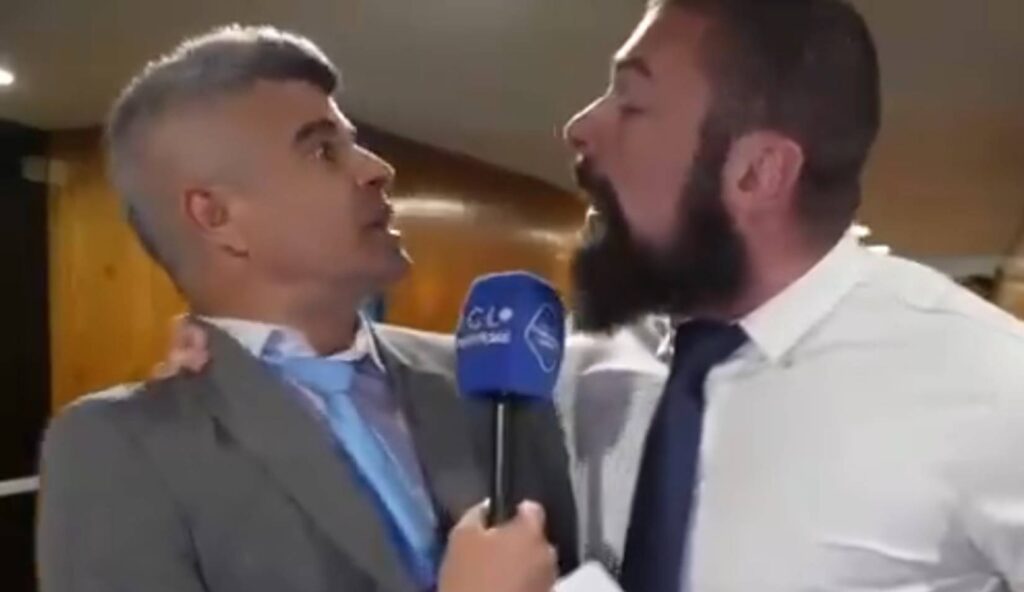 deputado-do-pl-parte-para-cima-de-reporter-na-camara.-video