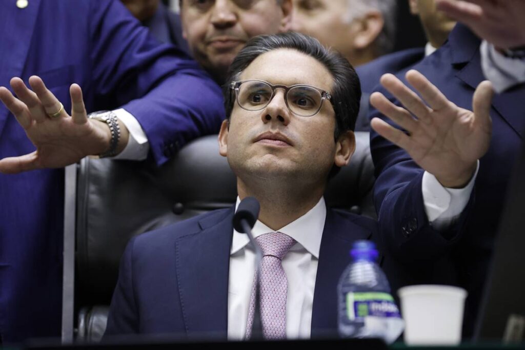 motta-nega-acordo-com-bolsonaristas-para-pautar-anistia