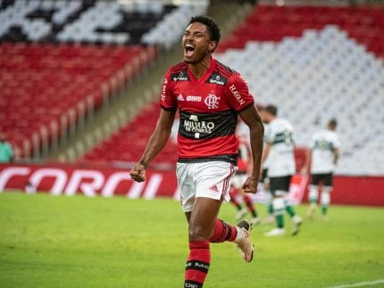 proximo-de-ser-anunciado-pelo-corinthians,-vitinho-passa-por-exames-medicos