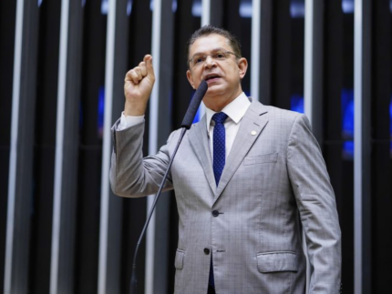 apos-tensao-na-camara,-lider-do-pl-nega-ter-fechado-acordo-por-anistia-e-pede-perdao-a-motta