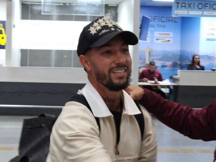 luciano-acosta-chega-ao-rio-de-janeiro-para-assinar-com-fluminense