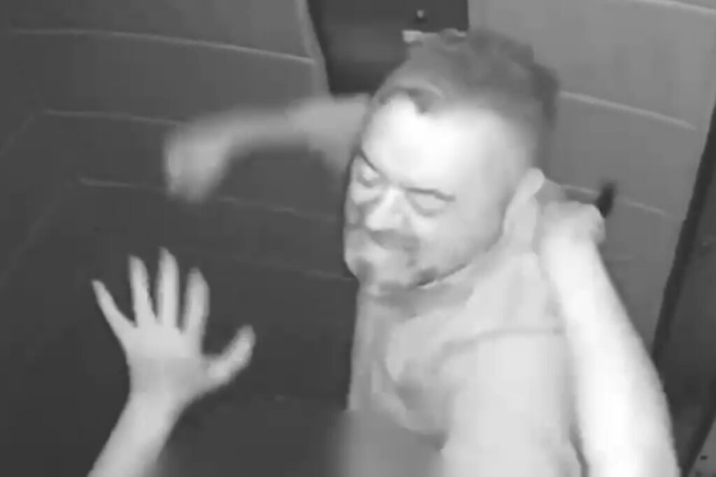 video-chocante:-empresario-espanca-mulher-dentro-de-elevador-no-guara