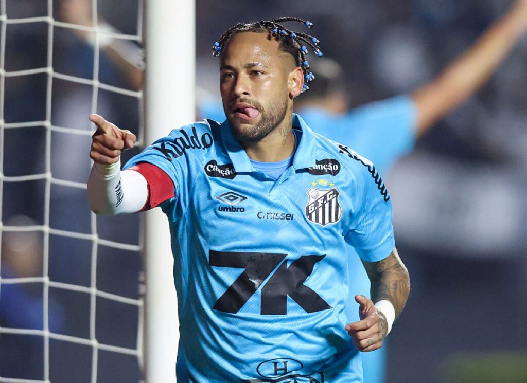 video:-neymar-faz-a-fila-e-marca-golaco-em-treino-do-santos