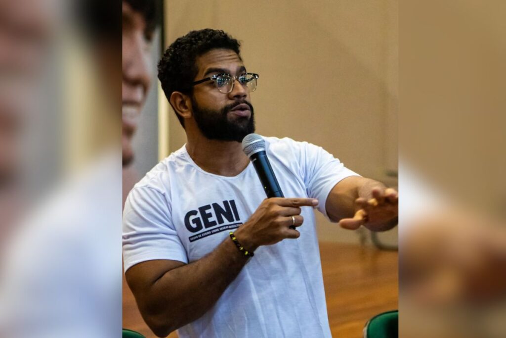 influencer-de-esquerda-jones-manoel-recupera-redes-na-meta-e-celebra