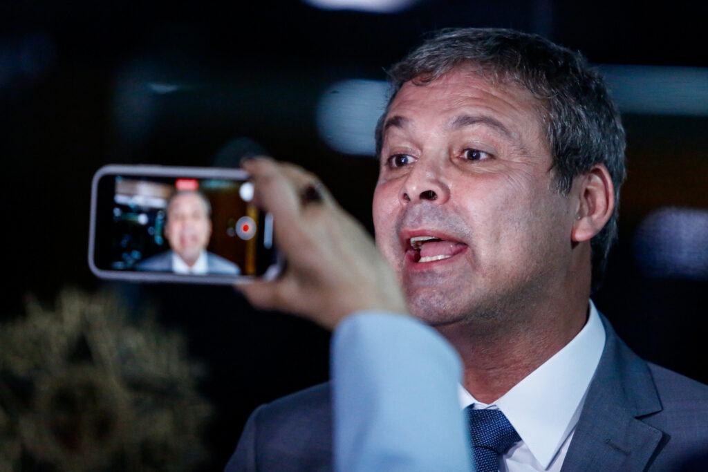 lider-do-pt-na-camara-diz-que-partido-e-contra-pec-do-fim-do-foro