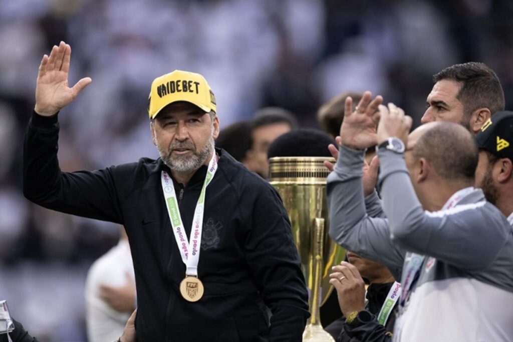 corinthians:-associados-votam-impeachment-definitivo-de-augusto-melo