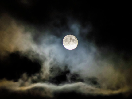 cuidado-com-a-lua-cheia-desta-noite-(9/8)!-ela-vai-mexer-com-voce!