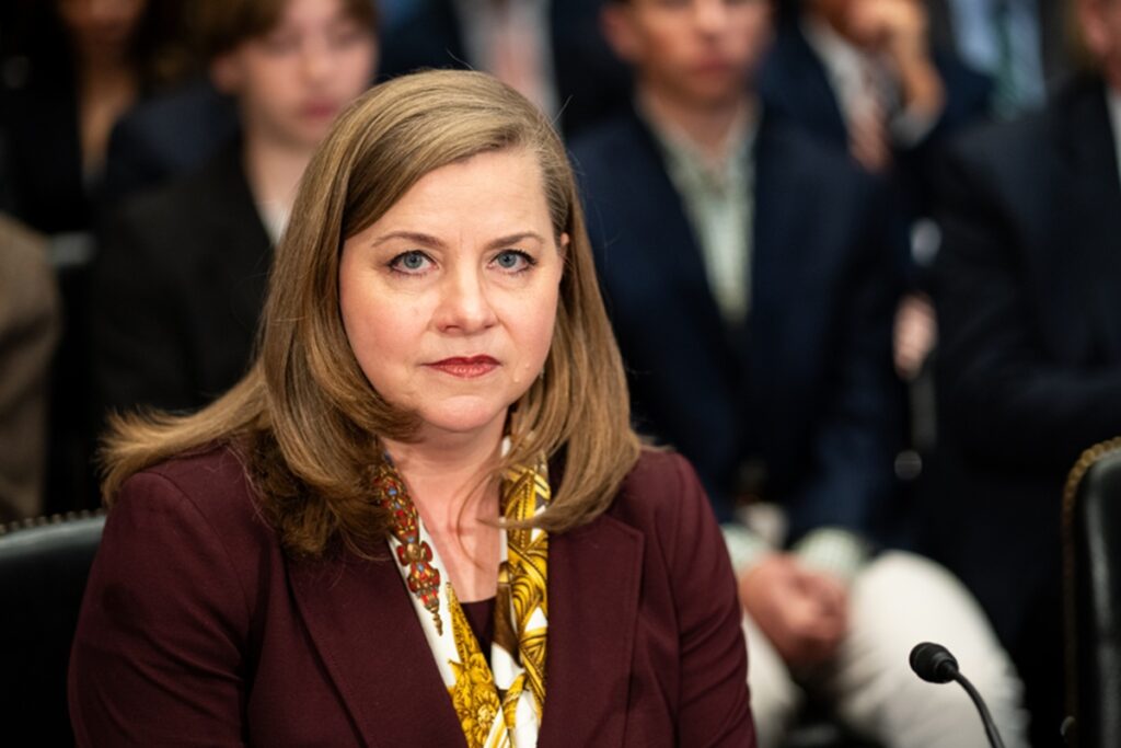 dissidente-pro-trump-no-fed-ve-espaco-para-3-cortes-de-juros-em-2025