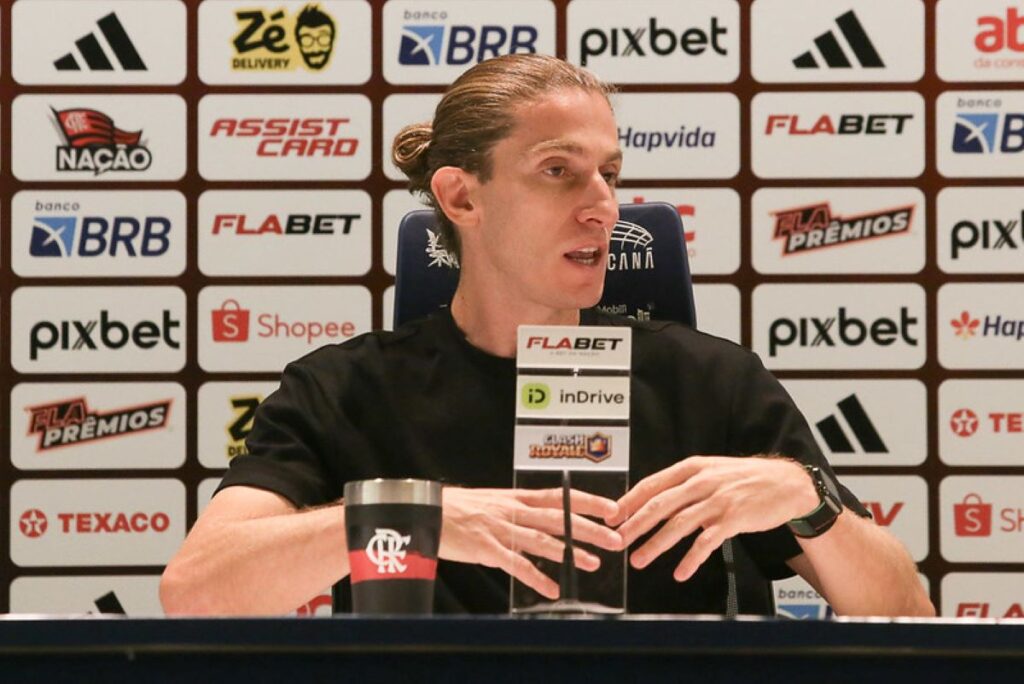 filipe-luis-exalta-janela-de-transferencias-do-fla:-“extraordinaria”