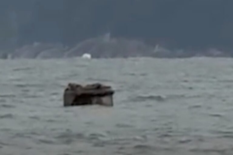 objeto-nao-identificado-e-visto-no-mar-de-santos-durante-ressaca.-veja