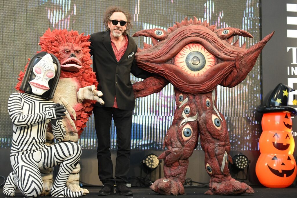 tim-burton-e-a-moda:-saiba-4-detalhes-marcantes-do-estilo-do-cineasta