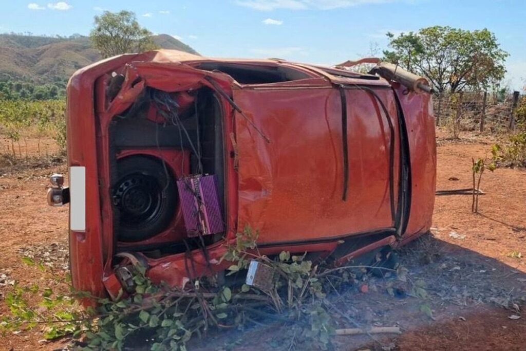 motorista-morre-apos-ser-arremessado-para-fora-de-carro-no-entorno