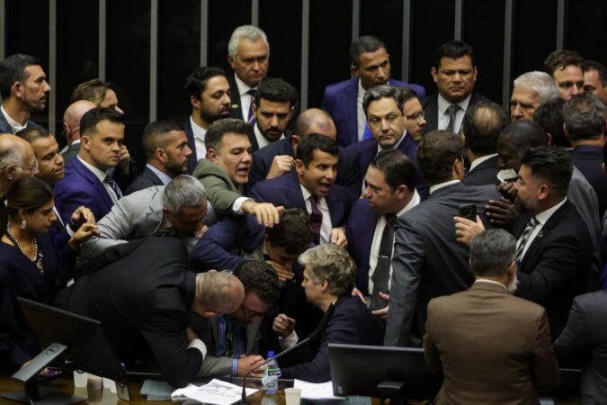 obstrucao-na-camara:-entenda-o-rito-apos-denuncias-contra-14-deputados