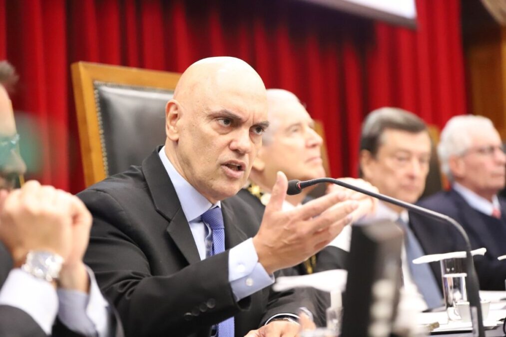 Moraes fala em “erros e acertos” e destaca reação à tentativa de golpe