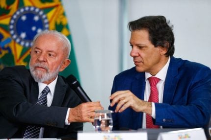 haddad-diz-que-reuniao-com-eua-sobre-tarifaco-foi-cancelada-por-articulacao-da-extrema-direita