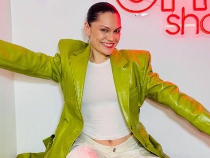 jessie-j-encara-nova-cirurgia-contra-o-cancer-enquanto-segue-com-agenda-de-shows