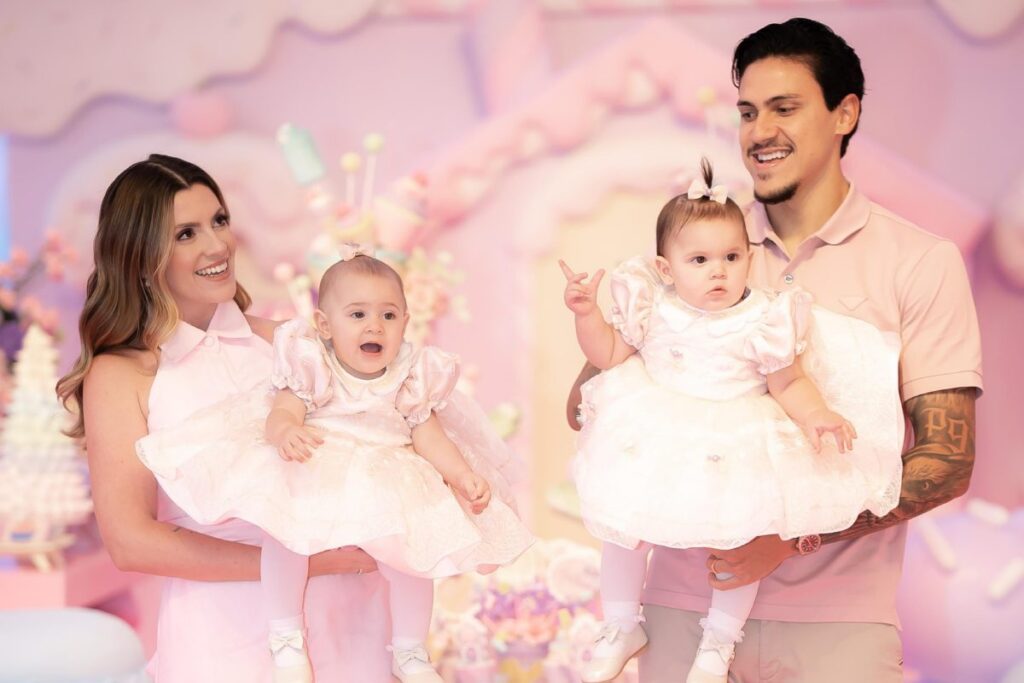 exclusivo:-confira-imagens-da-festa-das-filhas-de-pedro,-do-flamengo