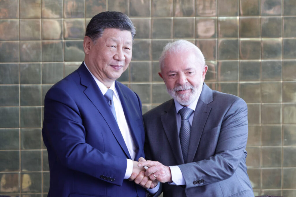 em-meio-a-tarifaco-dos-eua,-lula-conversa-por-ligacao-com-xi-jinping