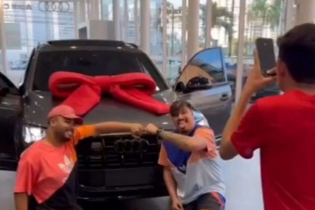 influenciador-ostentacao-alvo-da-justica-ja-pediu-dinheiro-do-governo