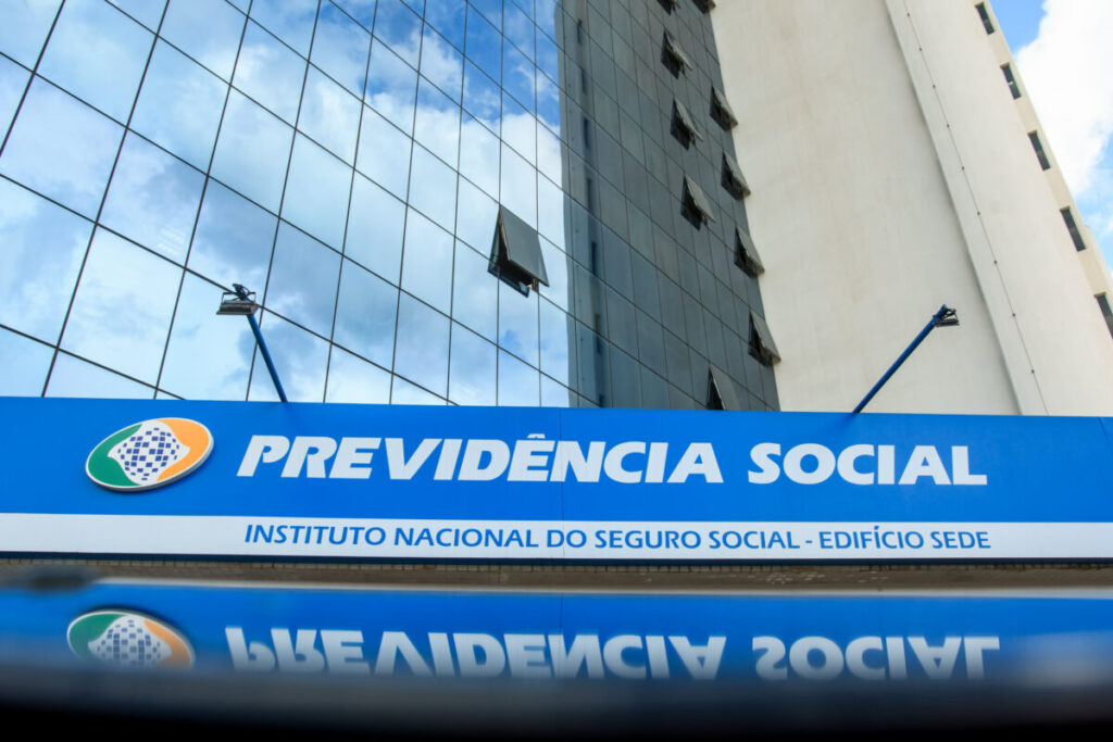 por-que-o-inss-suspendeu-o-agibank,-que-pagava-aposentados