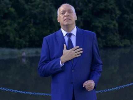 quem-e-o-pastor-eduardo-costa,-que-virou-alvo-de-polemica-ao-aparecer-de-calcinha-e-peruca