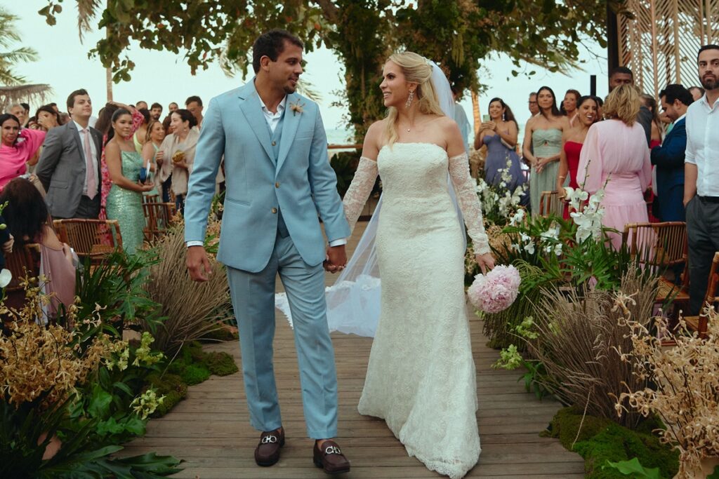 gabriella-lacerda-e-pedro-de-andrade-selam-uniao-em-trancoso,-na-bahia