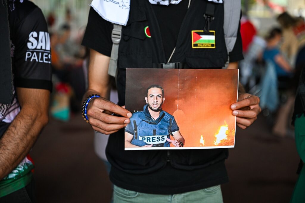 risco-mortal-no-jornalismo-em-gaza:-o-caso-anas-al-sharif