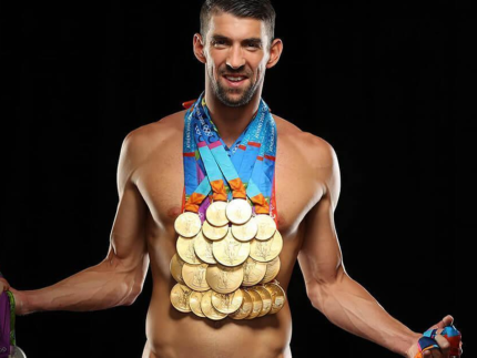 lenda-olimpica,-phelps-ensina-time-da-nfl-a-nadar-e-e-derrotado-em-corrida-por-jogador