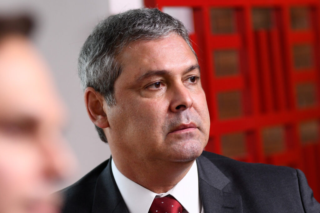 lider-do-pt-move-3a-acao-para-cassar-mandato-de-eduardo-bolsonaro