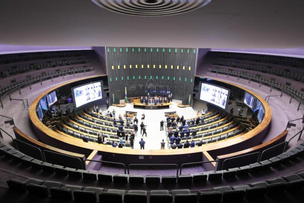 Motta pressiona e comissões aprovam destino de emendas em segundos