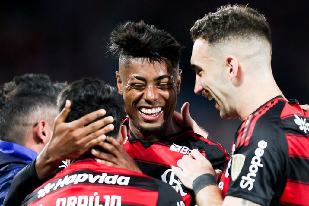 flamengo-vence-inter-e-abre-vantagem-nas-oitavas-da-libertadores