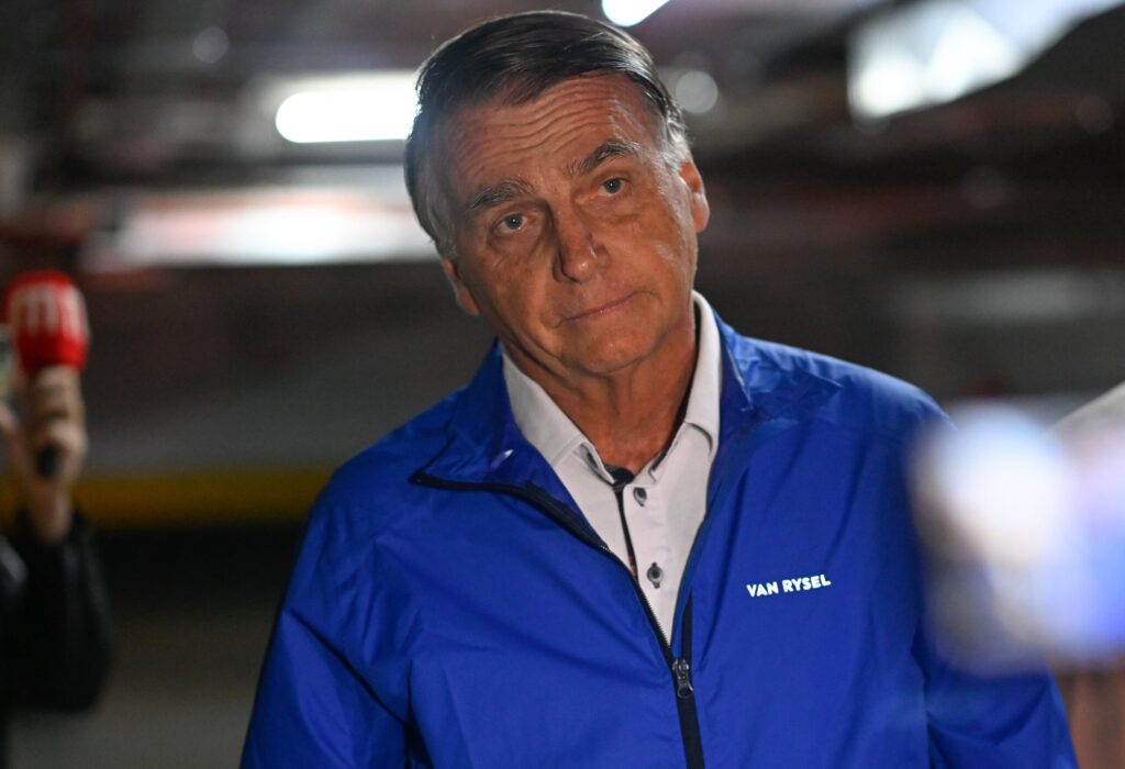 defesa-de-bolsonaro-sobre-mauro-cid:-“mentiu-reiteradas-vezes”