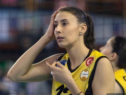 sheilla-castro,-ex-jogadora-de-volei,-rebate-perguntas-sobre-vida-amorosa