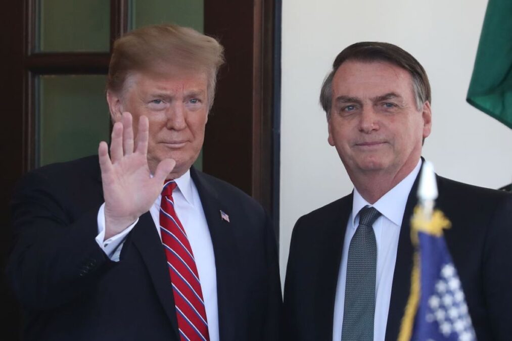 Trump afirma que acusações contra Bolsonaro são “execução política”