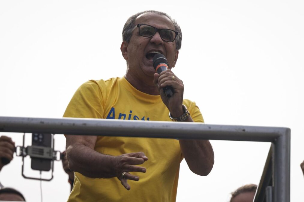 Silas Malafaia é incluído em investigação com Jair e Eduardo Bolsonaro