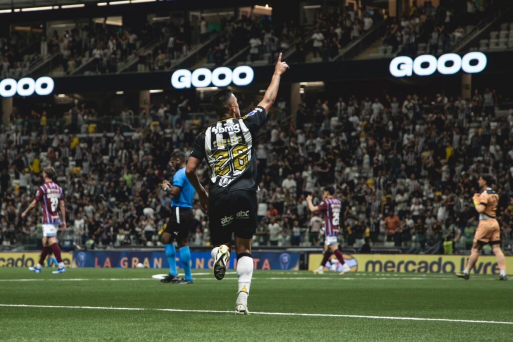 sul-americana:-em-estreia-de-reinier,-atletico-mg-vence-godoy-cruz