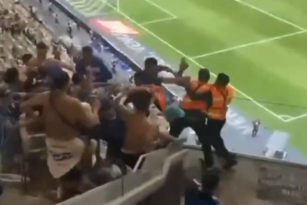torcedores-do-godoy-cruz-entram-em-confronto-com-segurancas-e-pm;-veja