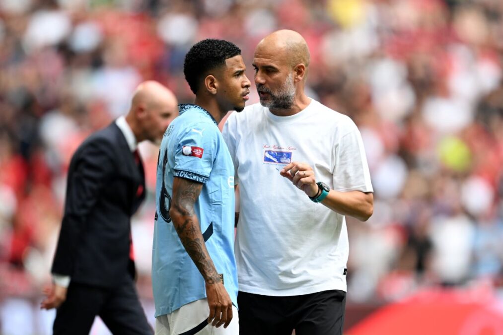 Guardiola rechaça saída de brasileiros do City: “Contando com eles”