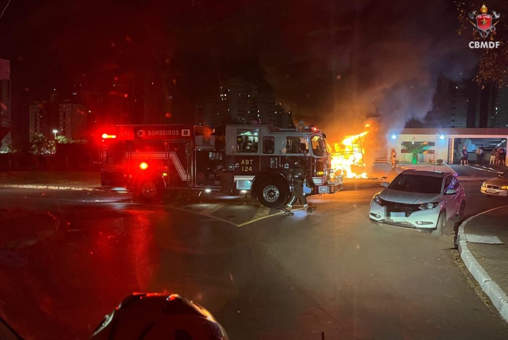 quiosque-pega-fogo-perto-de-area-residencial-em-aguas-claras