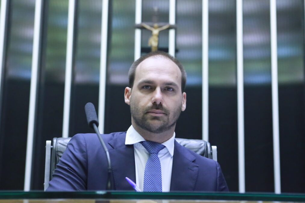 Eduardo Bolsonaro vai ser cassado ou vai acabar em pizza?