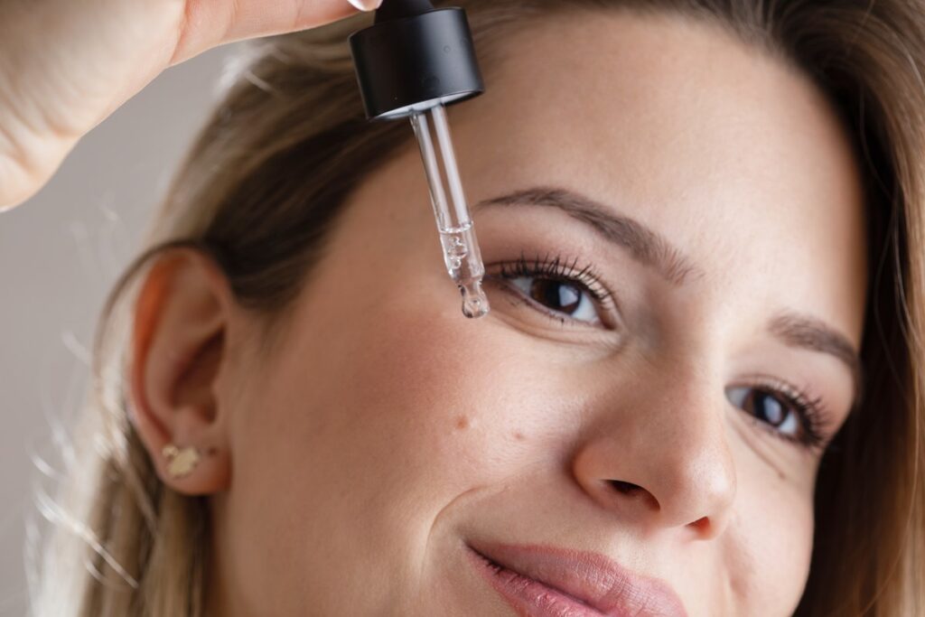 vitamina-c:-como-escolher-o-produto-ideal-para-a-sua-pele-em-4-passos