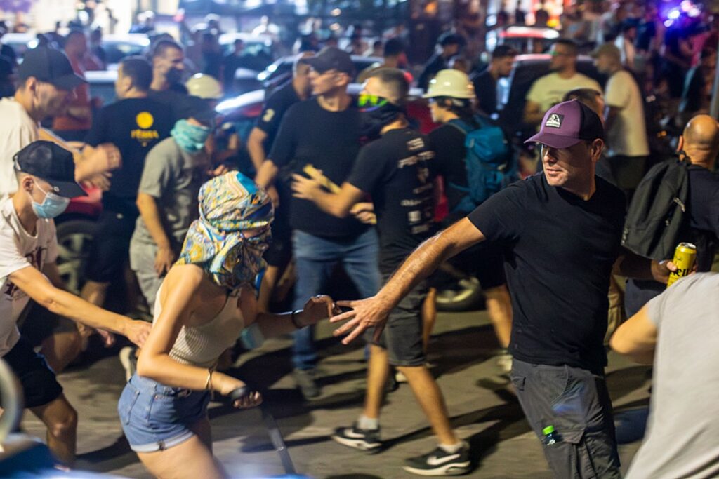 violencia-escala-em-serie-de-protestos-contra-governo-na-servia