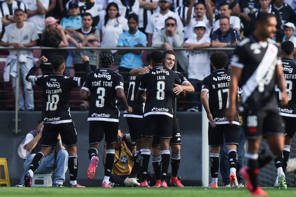 a-bola-saiu?-vasco-marca-gol-polemico-contra-o-santos