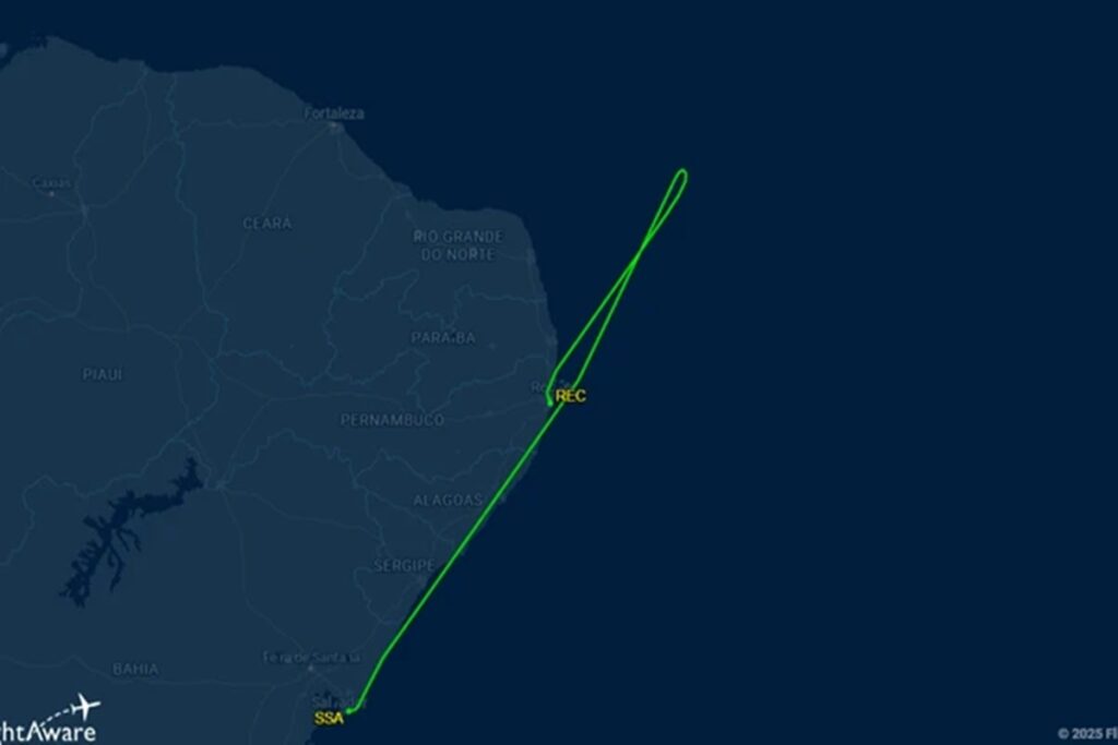 voo-que-ia-de-salvador-para-madri-e-desviado-apos-emergencia-medica